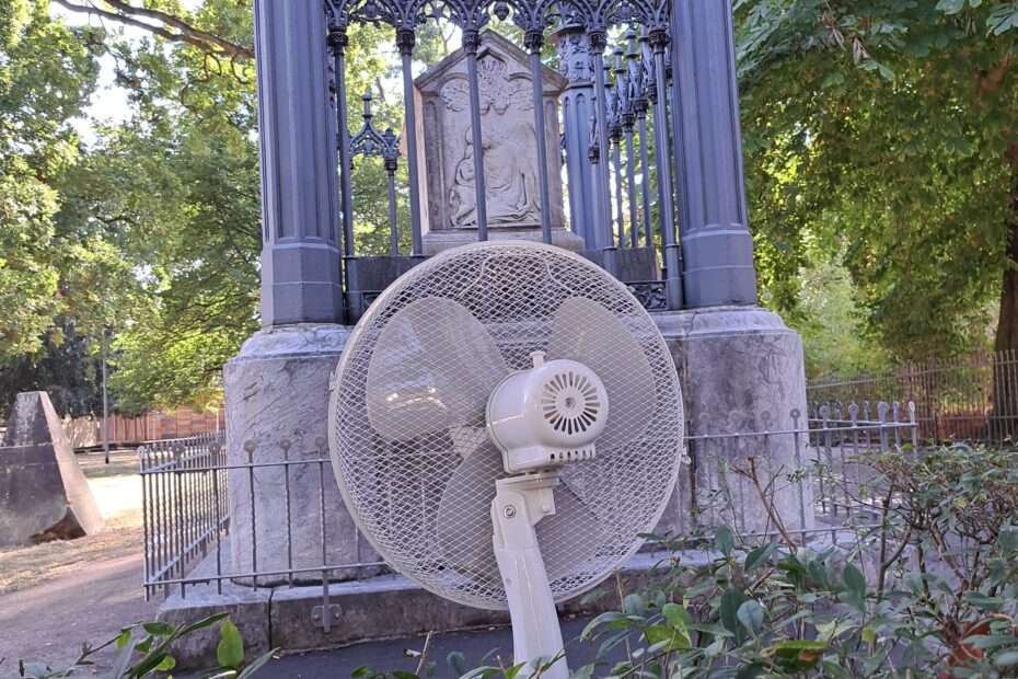Ventilator vor Grabmahl