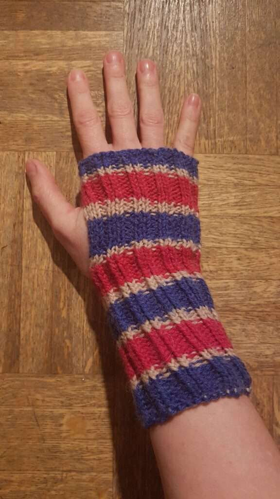 selbstgestrickte Handstulpen / Bündchen