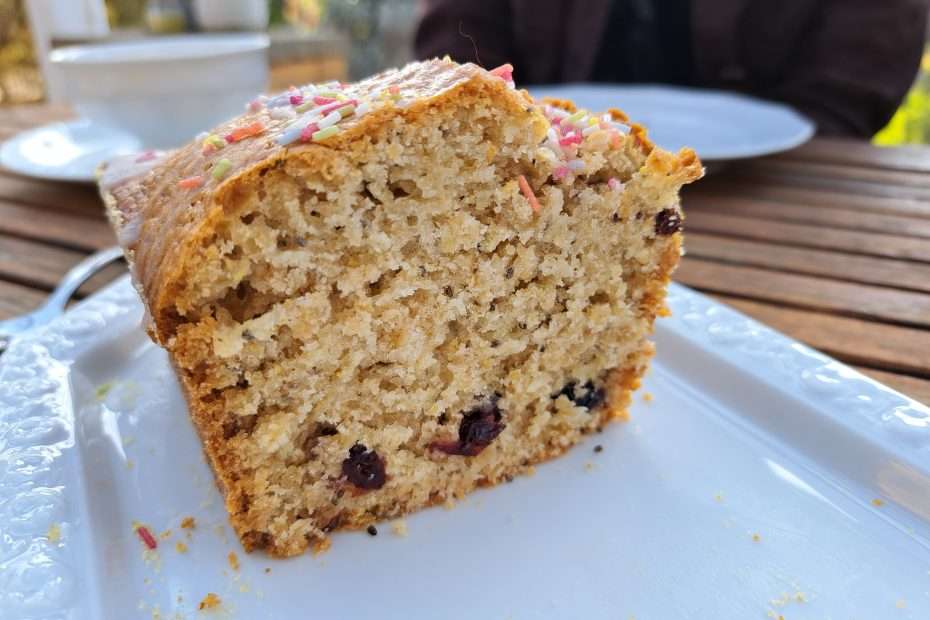 Veganer Rührkuchen: angeschnitten